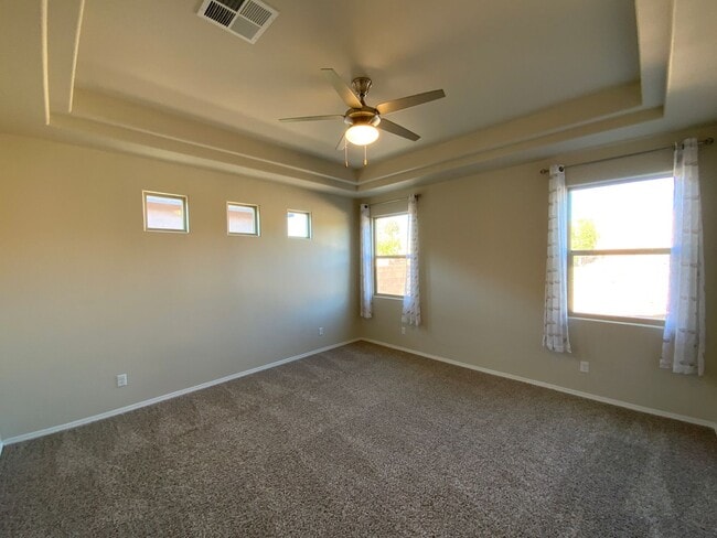 Building Photo - 4 Bedroom Single Story Home Available Near...