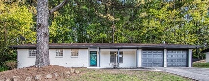 Building Photo - 2243 7 Oaks Cir