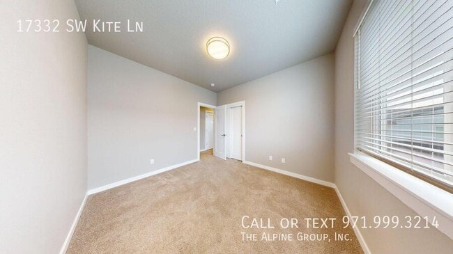Building Photo - 17332 SW Kite Ln