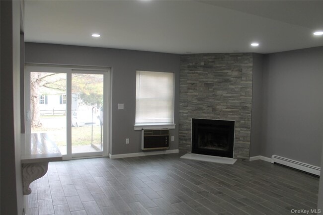 Building Photo - 12 Lexington Hills Rd