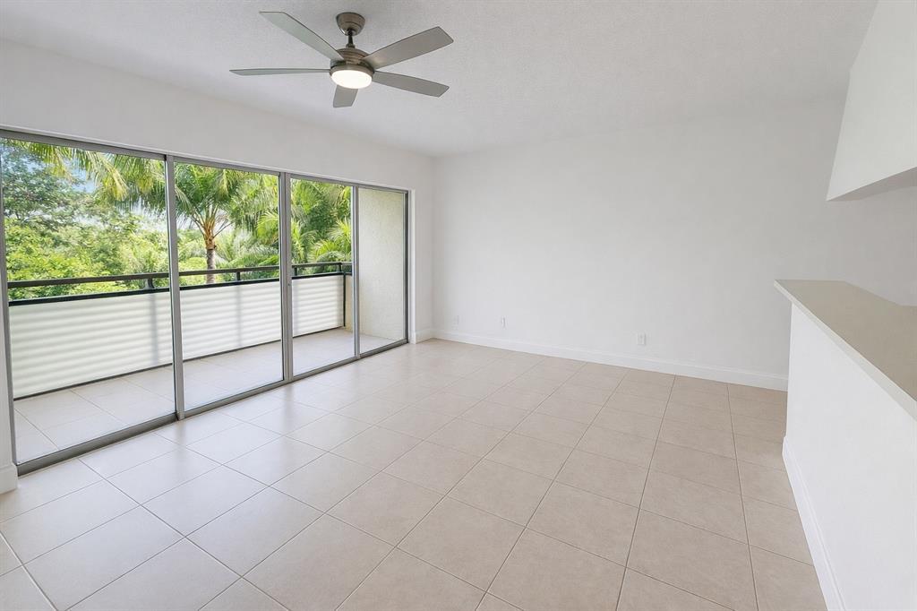 Building Photo - 5332 NE 6th Ave