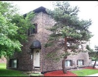 Building Photo - 21W276 Tee Ln