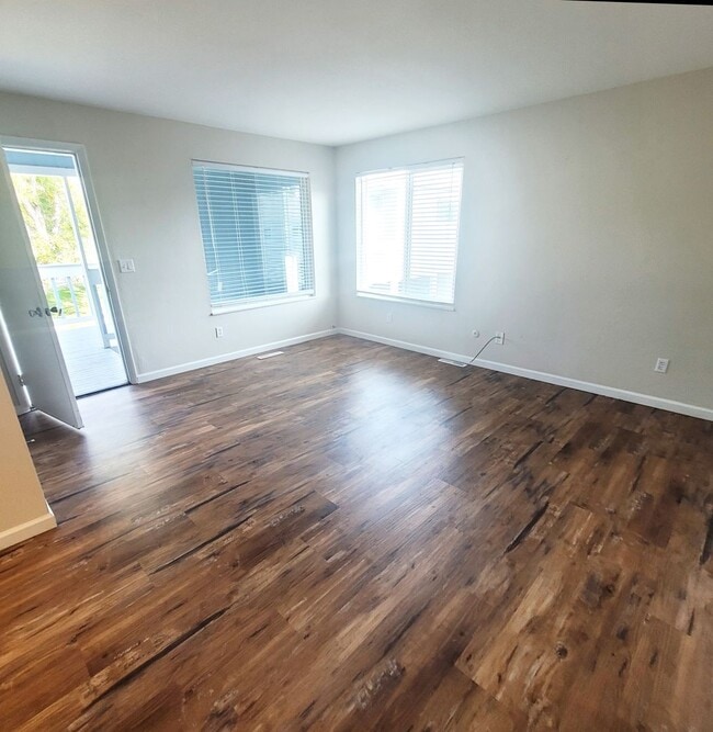Building Photo - Westdale Townhomes