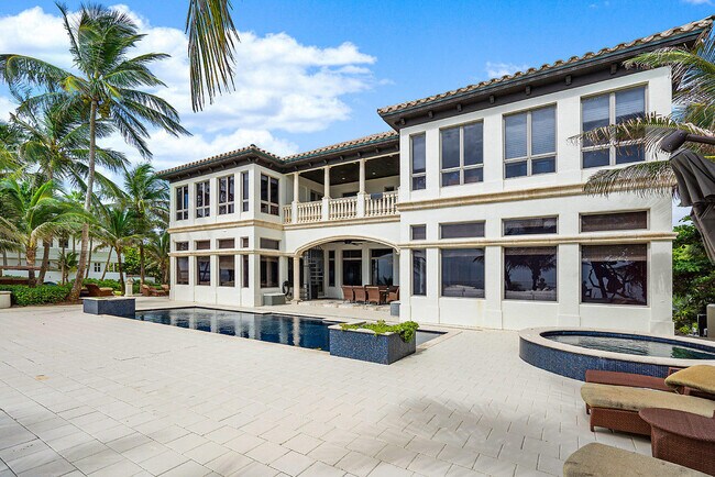 Building Photo - 981 Hillsboro Mile