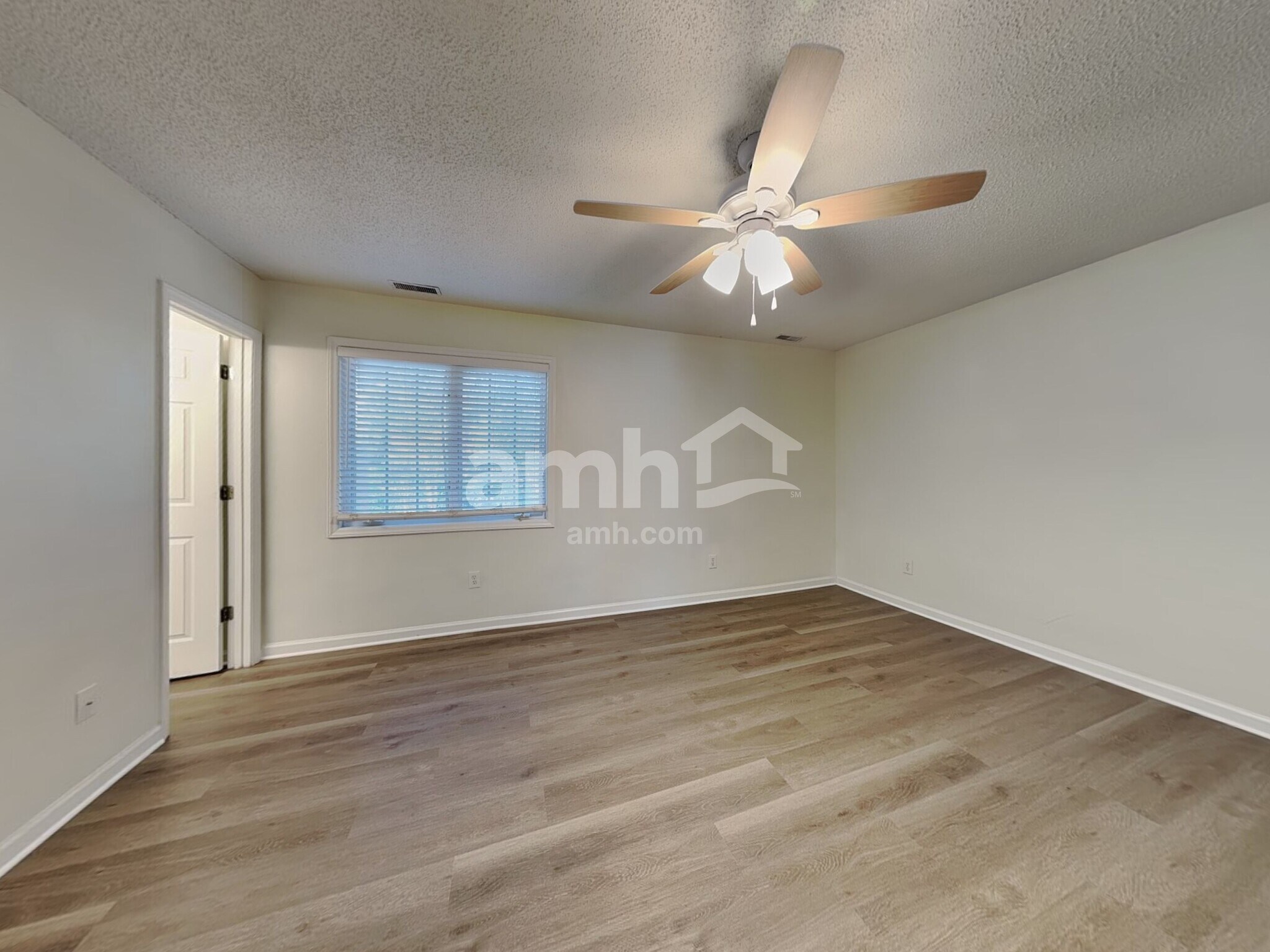 Building Photo - 1703 Hunterwoods Dr