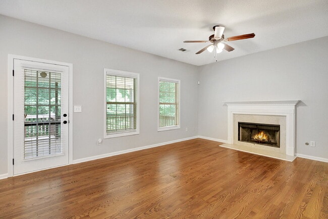 Building Photo - 75 Rock Mill Ct