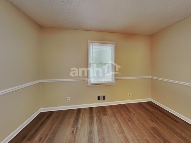Building Photo - 3664 Stonewall Dr NW