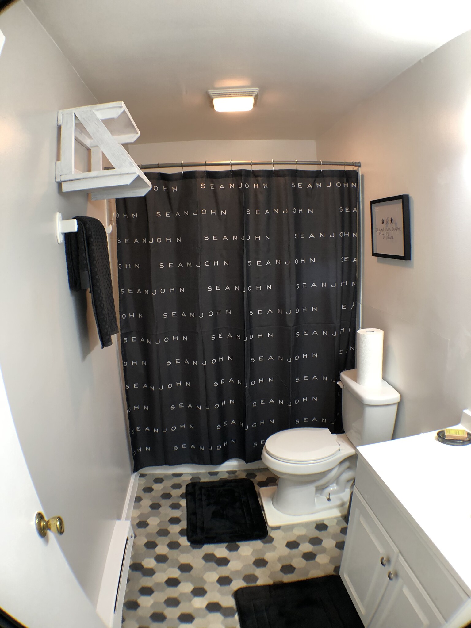 Bathrom - 4 N Hamilton St
