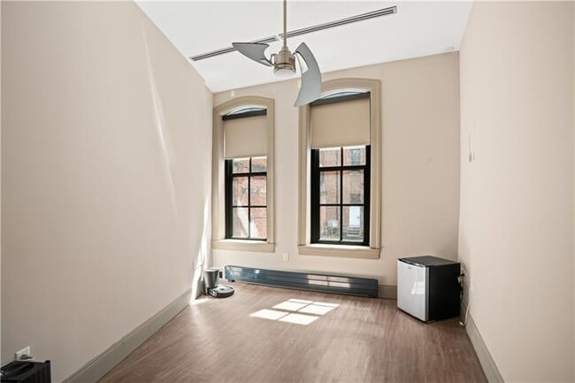 Building Photo - 824 Liberty Ave