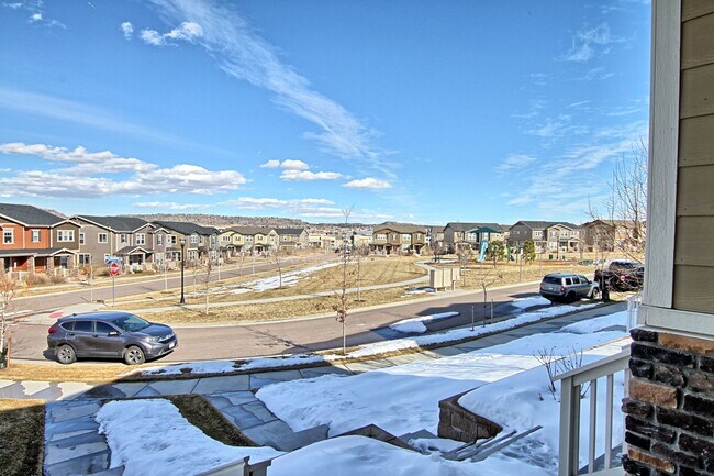 Building Photo - 3 bed 2.5 bath Castle Rock Townhome in the Meadows