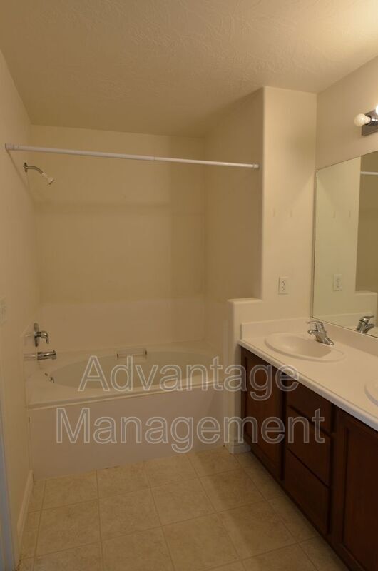 Building Photo - 4044 S Lake Vista Dr