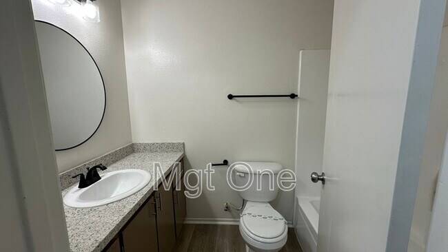 Building Photo - 14605 Perham Dr