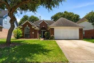 Building Photo - 15627 Rosewood Hill Ct