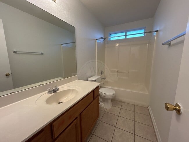 Building Photo - 3908 Fieldcrest Dr