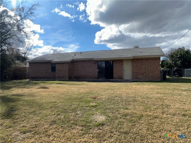 Building Photo - 2905 Persimmon Dr