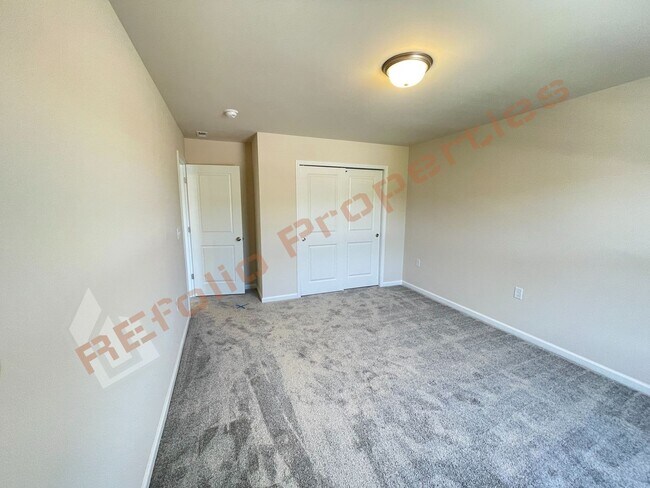 Building Photo - 2421 Hedge Maple Dr