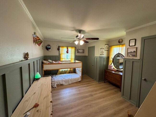 Building Photo - Coming Soon: Spacious 3 Bedroom 2 Bath-Hom...