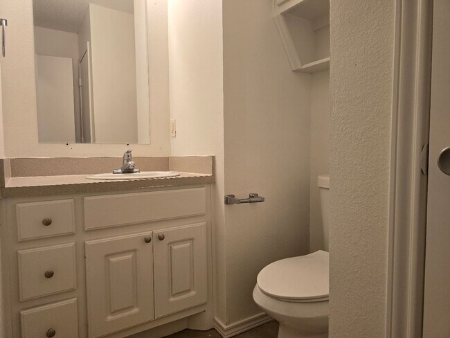 Building Photo - Updated and available now!