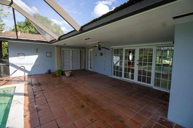 Building Photo - 9041 SW 88th St