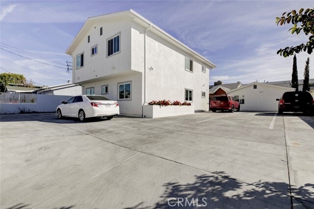 Building Photo - 7408 Radford Ave