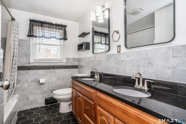 Building Photo - 114 Moreland Ave