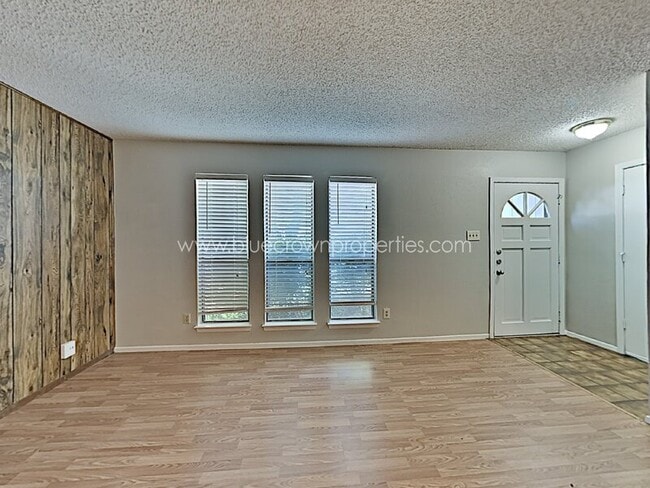 Building Photo - 4202 Glenlawn Ct