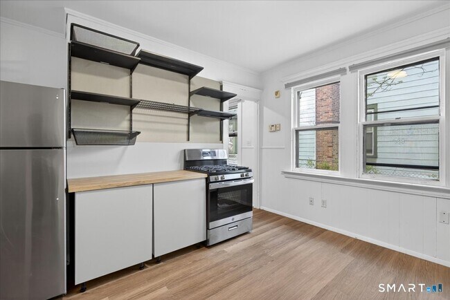 Building Photo - 114 Canner St