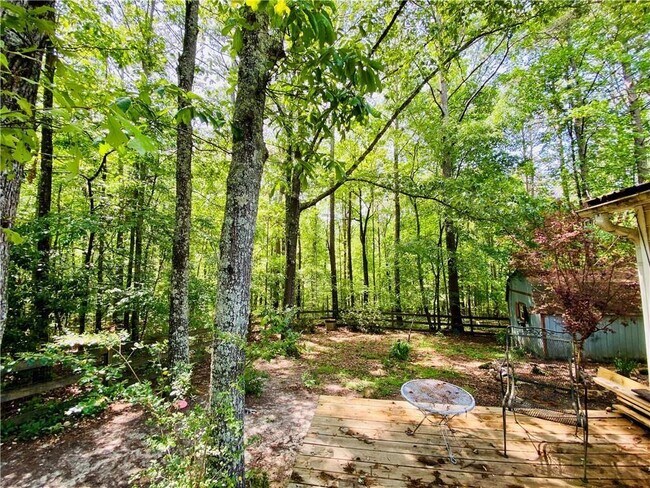 Building Photo - 148 Pine Tree Path