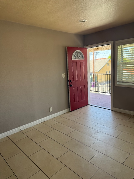 Building Photo - 524 E Rhea St