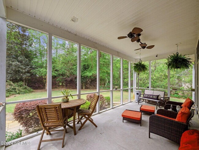Building Photo - 506 Royal Tern Dr