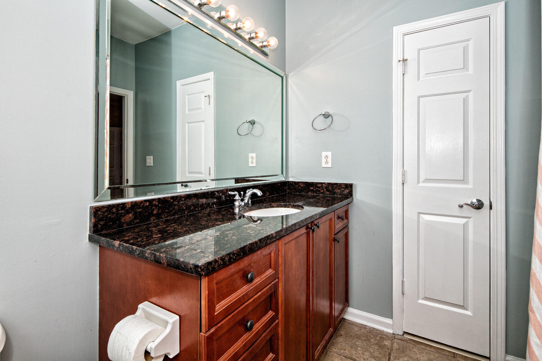 Building Photo - 4248 River Green Dr NW