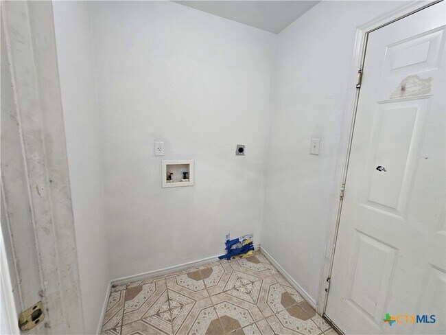 Building Photo - 761 Sheffield Rd