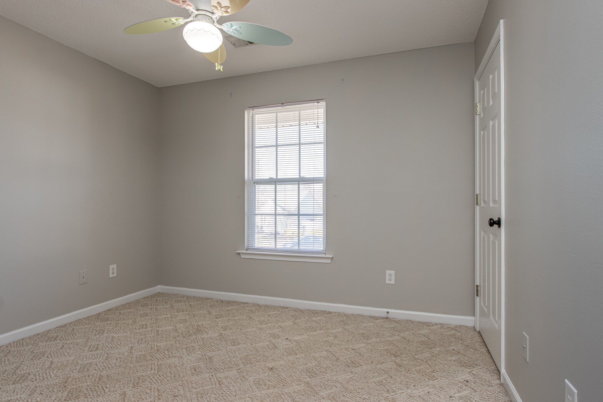 Building Photo - 512 Crescentwood Ct