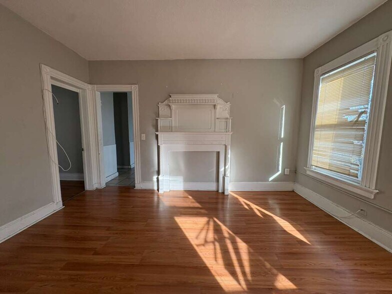 Building Photo - 153 Humphrey St