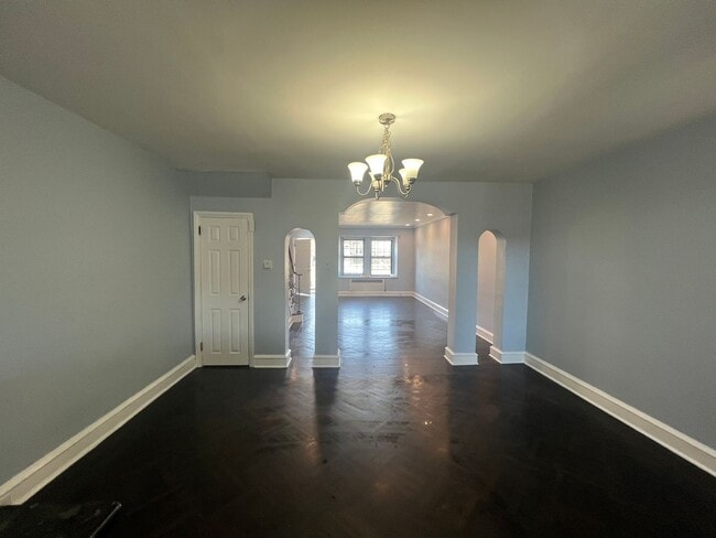 Building Photo - 3403 Chippendale Ave