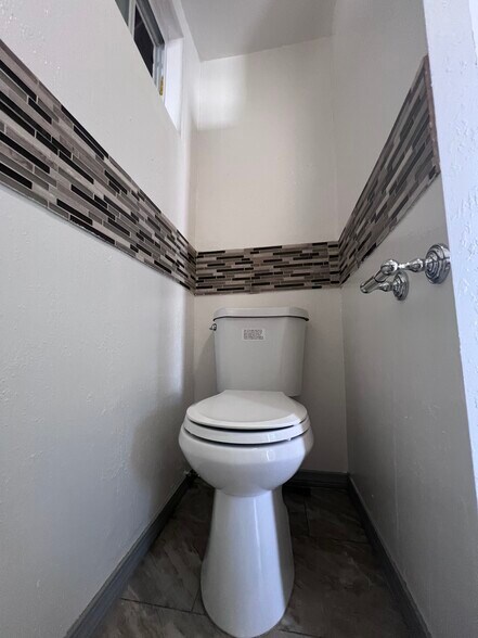 Building Photo - 814 W 147th St