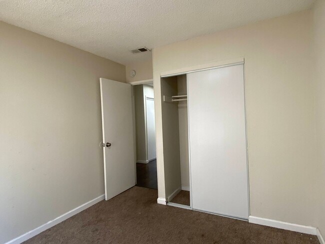 Building Photo - MJRA5516-20