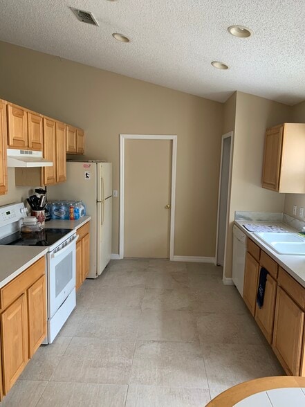 Kitchen1 - 4056 Bolinas Ct