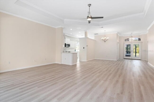 Building Photo - 700 Silk Oak Dr