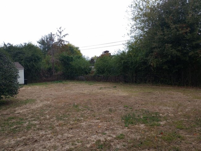 Building Photo - Nice 2 bedroom Home