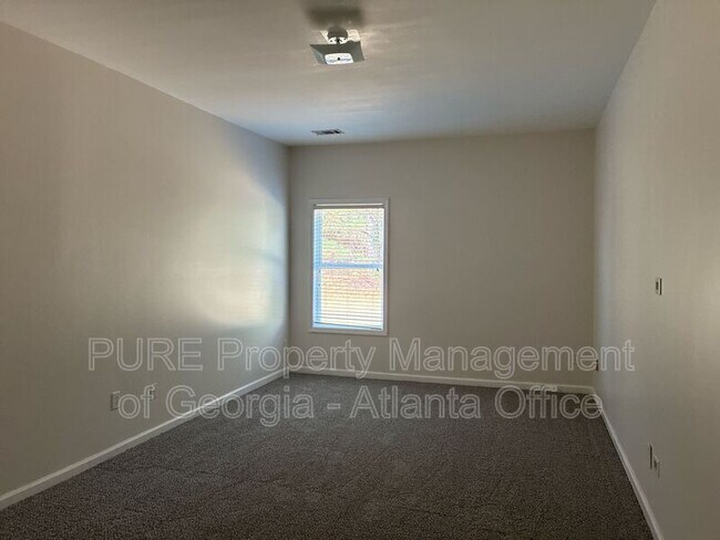 Building Photo - 1424 Saphire Dr