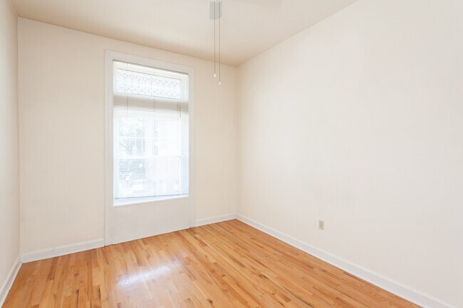 Building Photo - 3414 N Halsted St