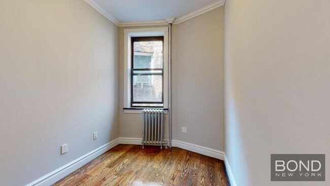 Building Photo - 326 E 35th St