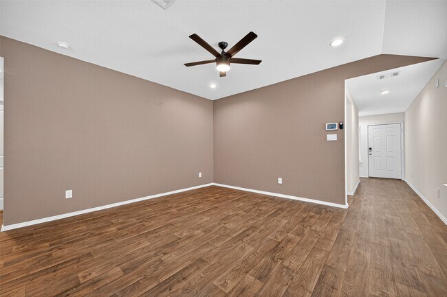 Building Photo - 16600 Lonely Pines Dr