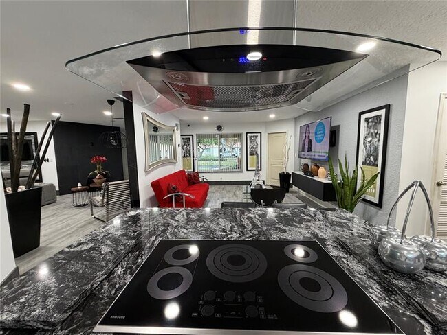 Building Photo - 11240 NW 43rd St