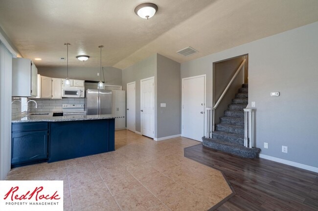 Building Photo - 3 Bedroom Home with Red Rock Views and Community Pool