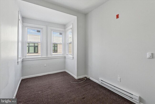 Building Photo - 1017 W Huntingdon St