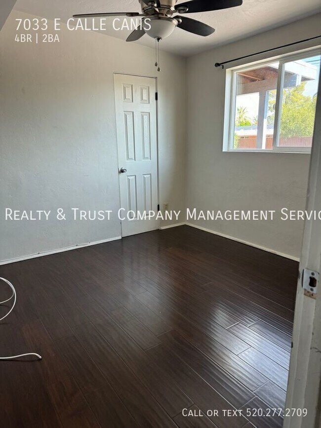 Building Photo - 7033 E Calle Canis