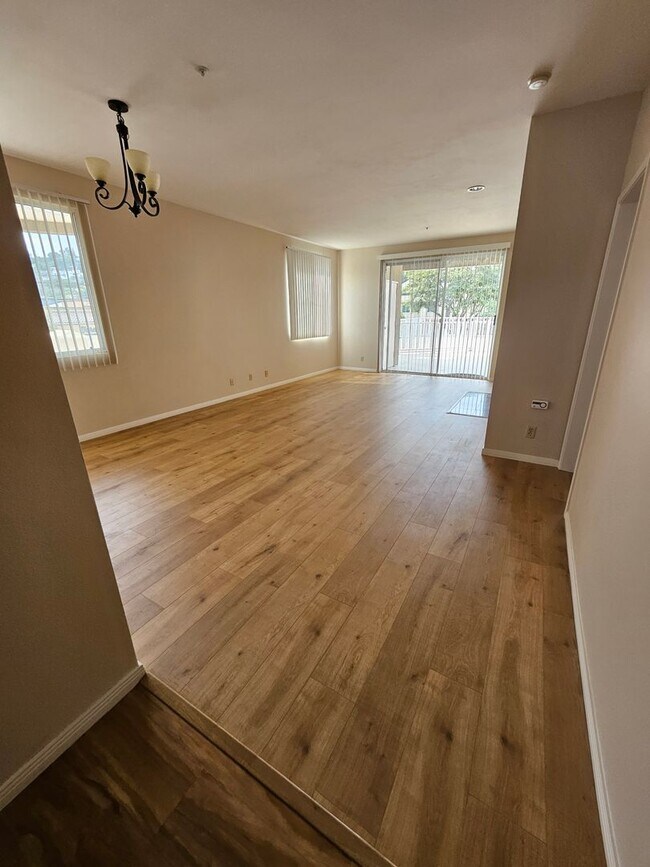 Building Photo - 2 BD/2BA Condo in the La Mesa Village