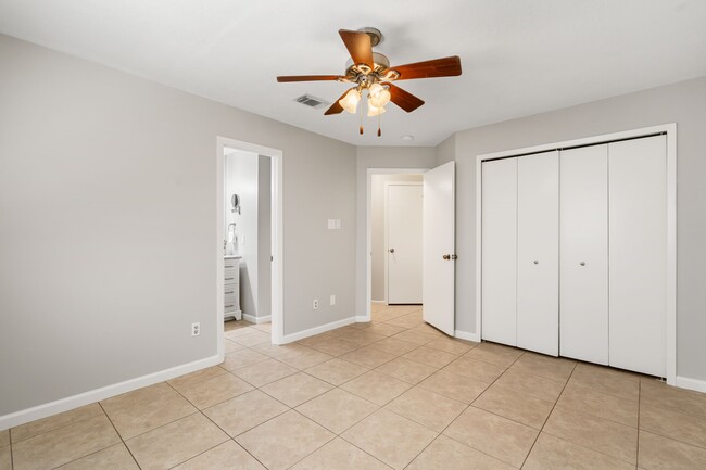 Building Photo - 81 S Wavy Oak Cir